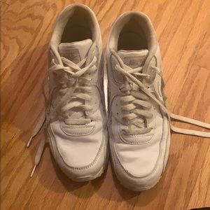 NIKE AIR MAX! GENTLY WORN & GREAT PRICE!